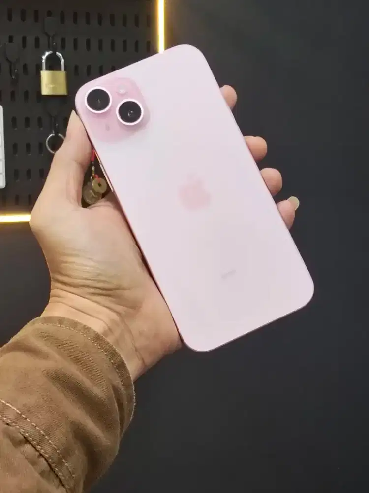 iPhone 15 plus 128gb pink