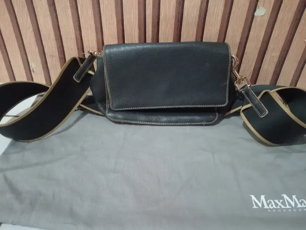 Tas Selempang Wanita Max Mara
