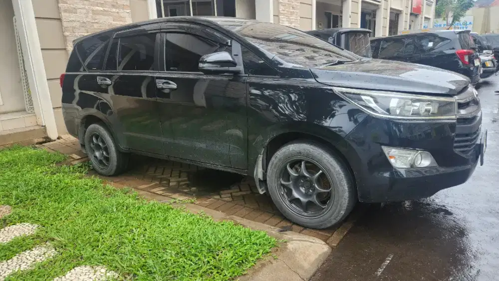 INNOVA REBORN G A/T 2.4 diesel  2018 hitam RAWATAN