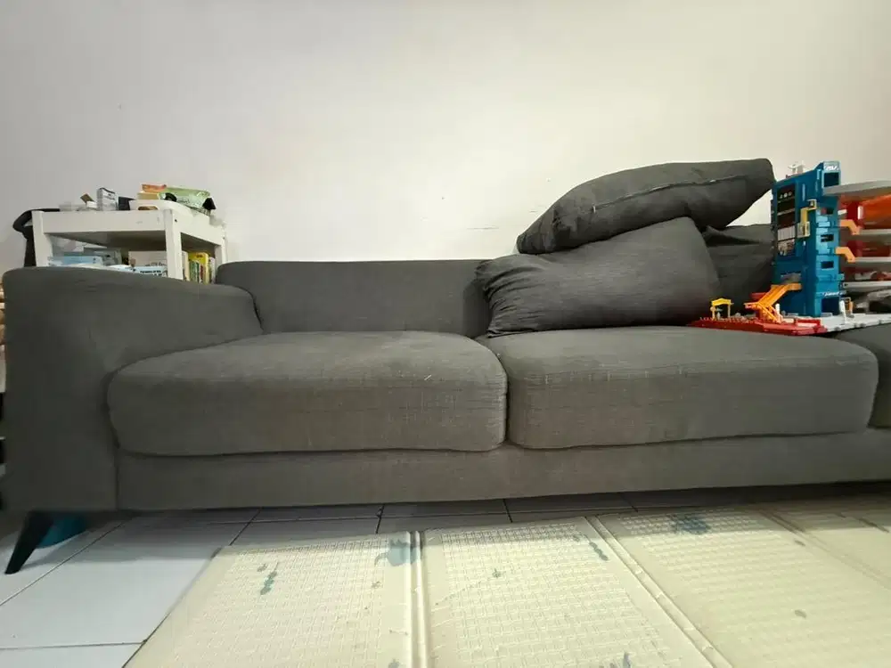 Sofa Warna Abu-abu