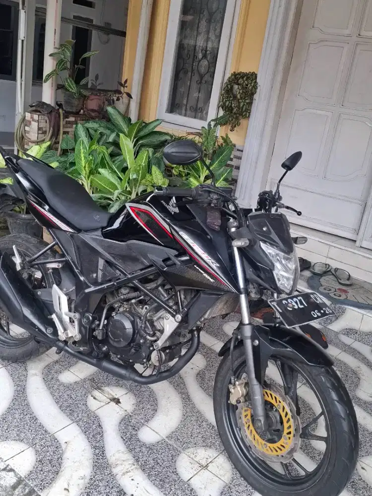 Honda CB 150 R ..hitam