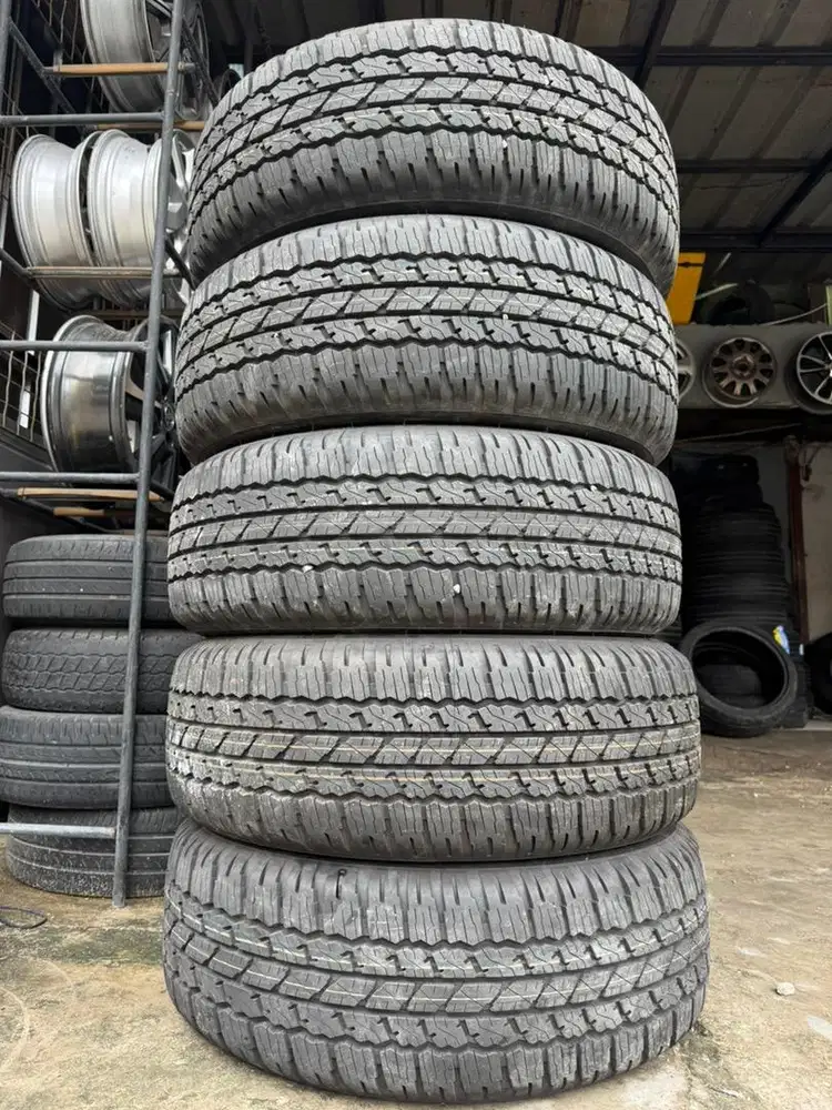 bridgestone 265/65 17 prod 25 like new