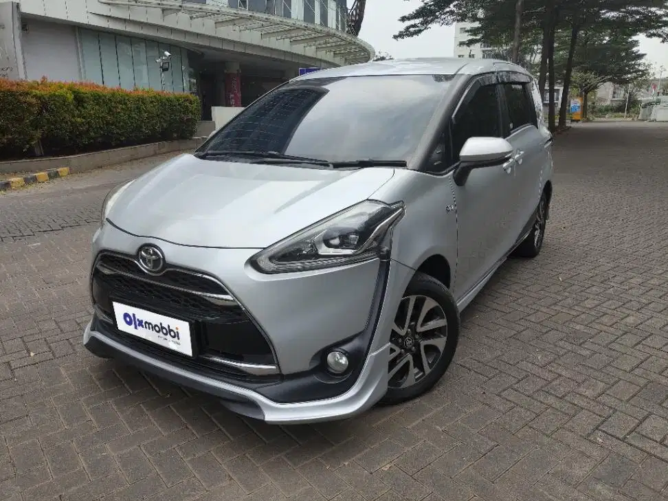 DP MURAH Toyota Sienta 1.5 Q Bensin-AT 2017 Silver C2MHB