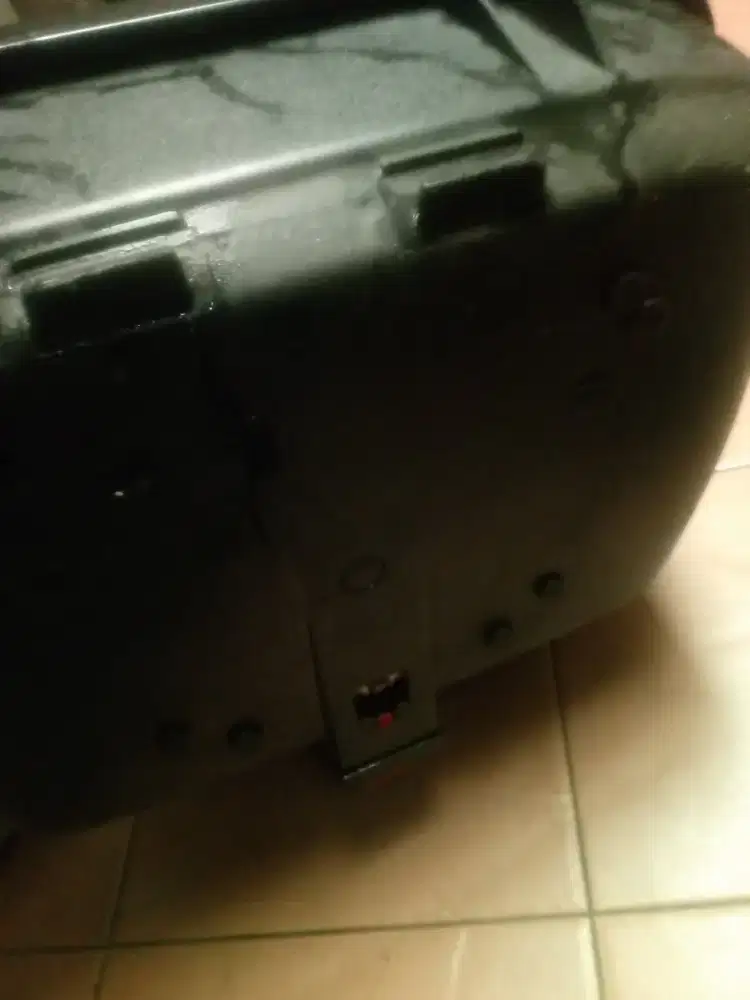 Box motor touring belakang merk Givi