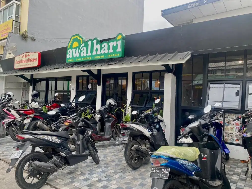 BEST OFFER! Rumah dan Cafe daerah Margahayu Raya pinggir jalan