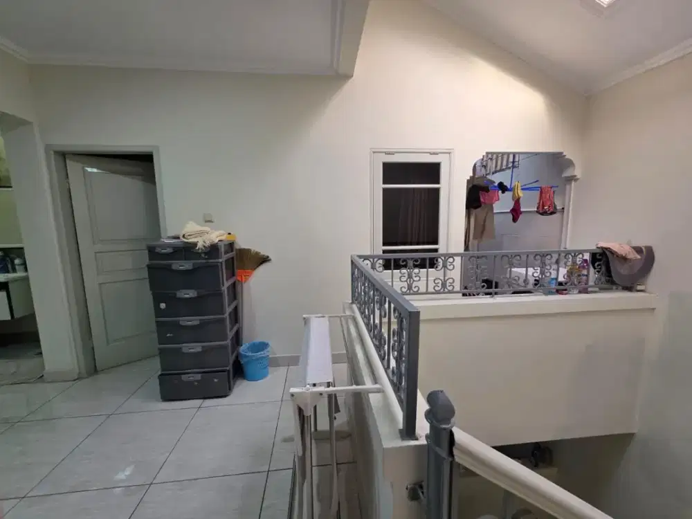 Dijual rumah sektor 7c