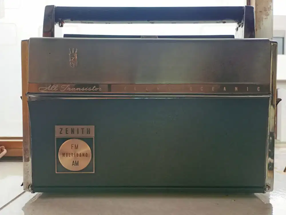 Zenith Trans-Oceanic Royal 3000