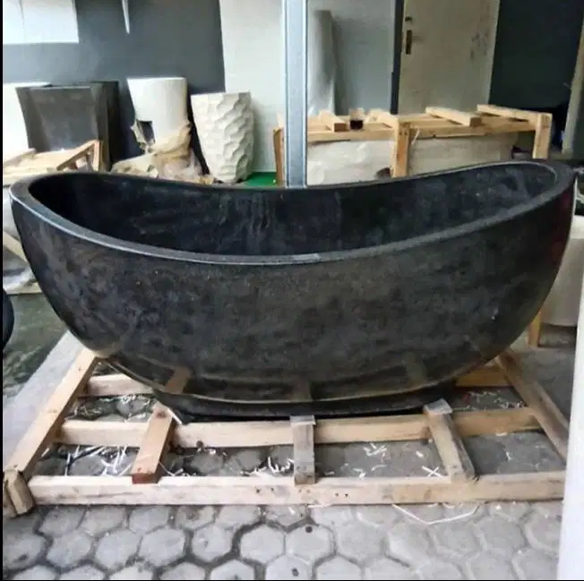 Bathtub teraso hitam natural