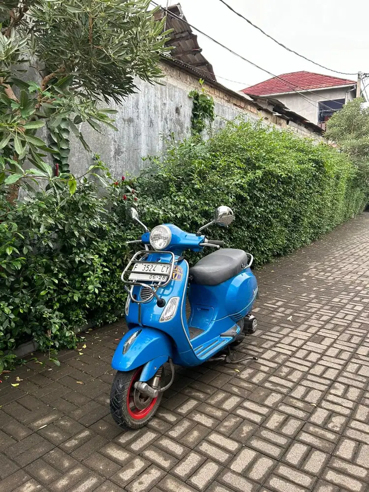Vespa LX 3V 150 bogor kota