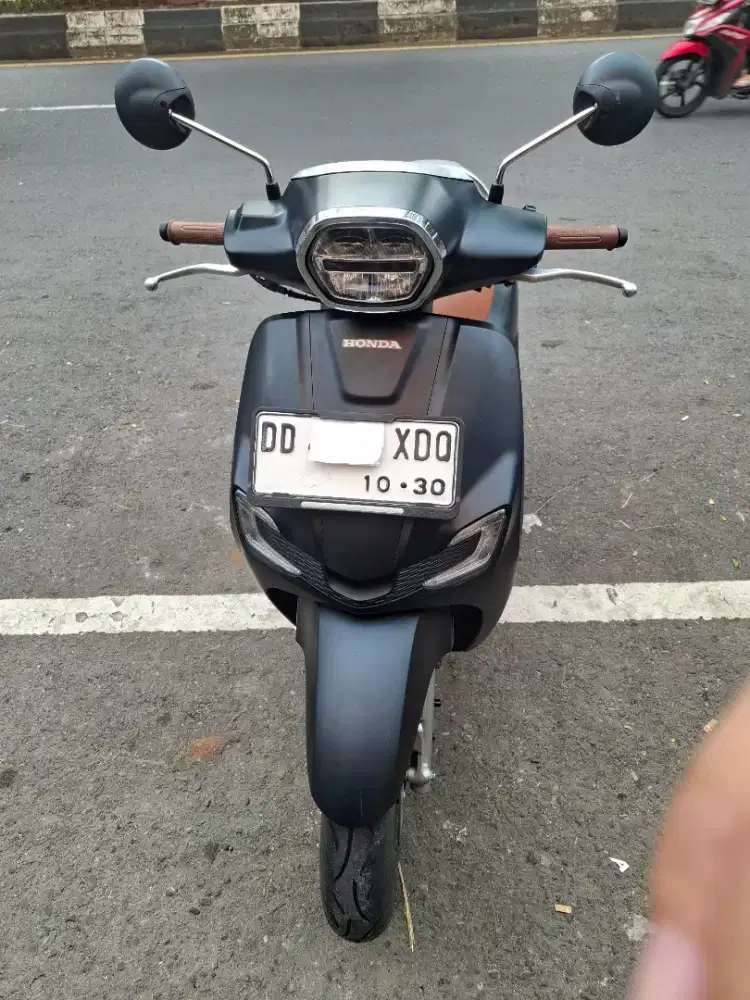 Hond stylo 160cc 2025 hitam Abs