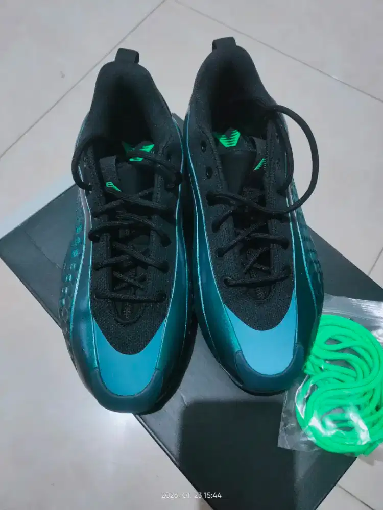 Sepatu Basket Anthony Edwards Adidas J 1 Low