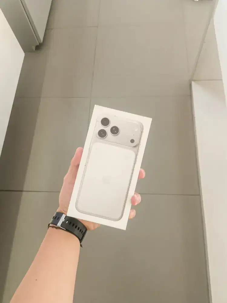 KREDIT IPHONE 17 PROMAX 256 GB SILVER