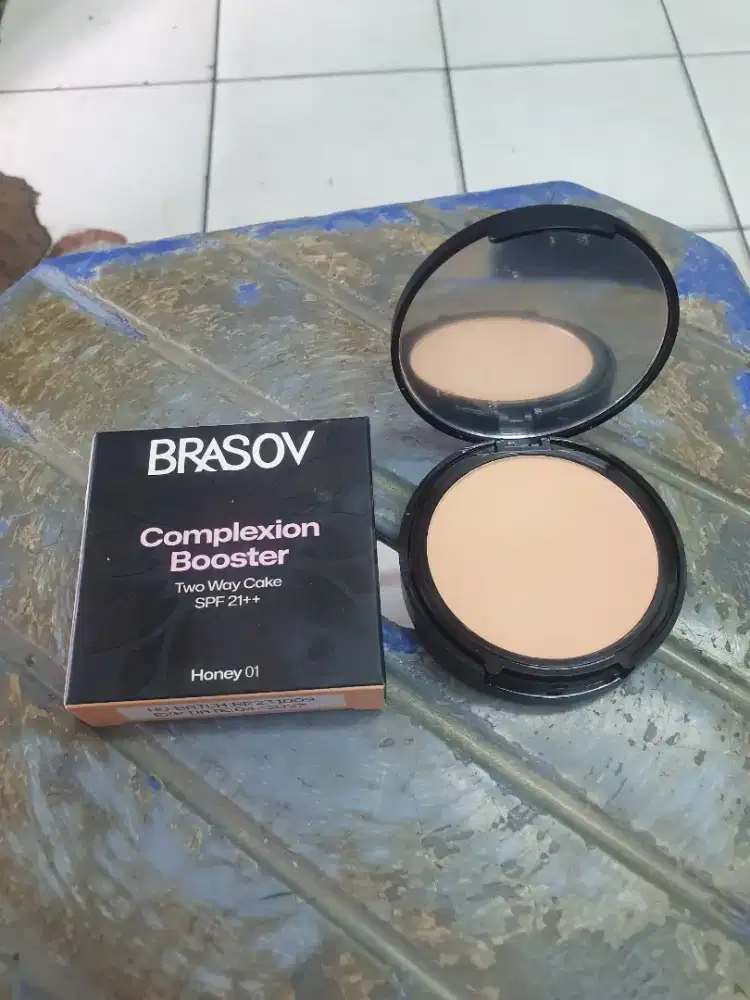 Brasov Complexion Booster Two Cake SPF 21 Honey 01 Exp 2027 Baru