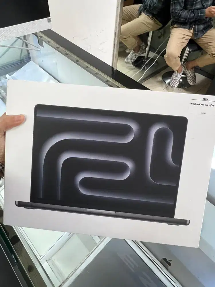Macbook pro m4 14 inch ram 16 ssd 1tb new ibox