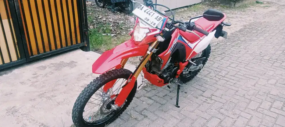Crf no pol cantik.kantoran.jarang di pake