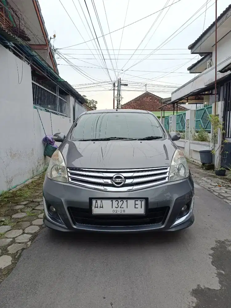 Nissan grandlivina XV ultimate AT AA 2013