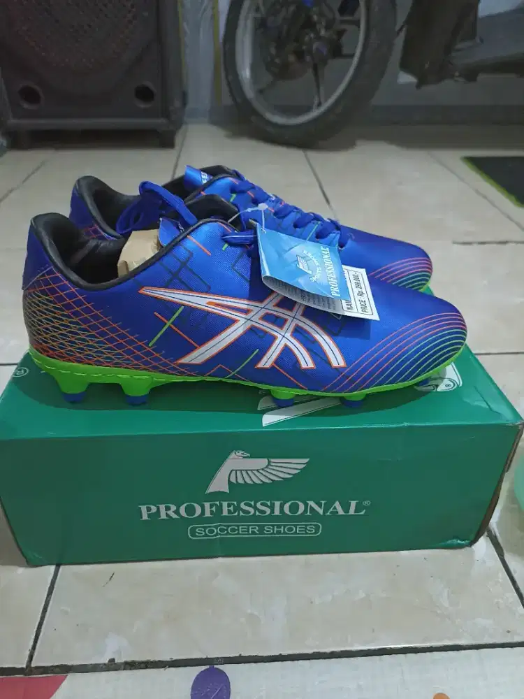 Sepatu Bola Original sz 41 (new)Sol jaot keliling