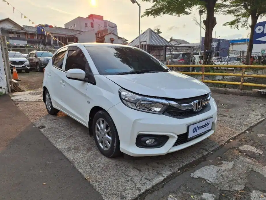 DP MURAH Honda Brio Satya 1.2 E Bensin-AT 2020 Putih CFFMB
