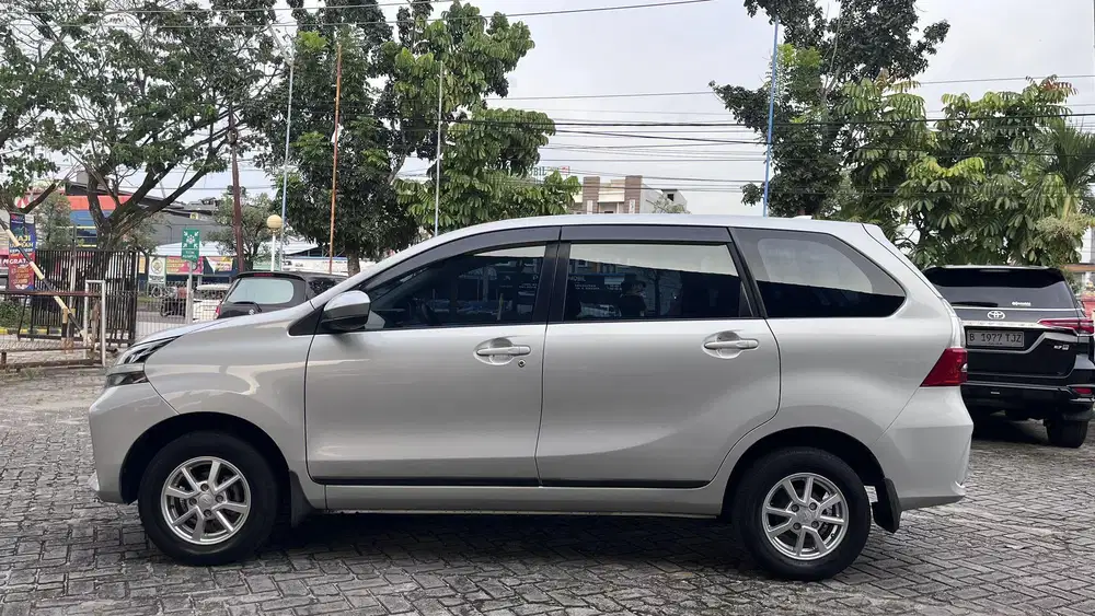 Daihatsu Xenia 1.3 X Bensin MT 2021