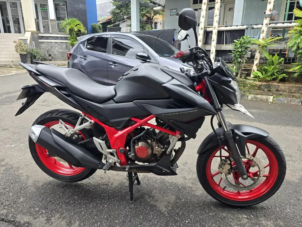 DIJUAL CASH HONDA CB 150R STREETFIRE THN 2018 PAJAK IDUP SIAP PAKAI