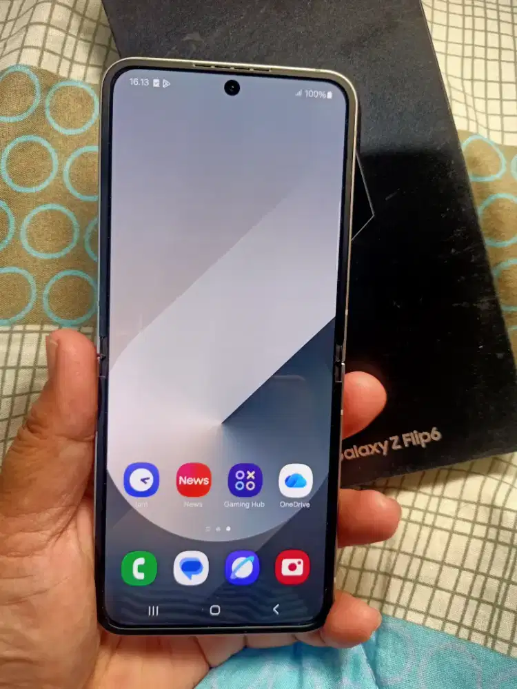 Samsung Galaxy Z Flip6 Ram 12Gb/512Gb