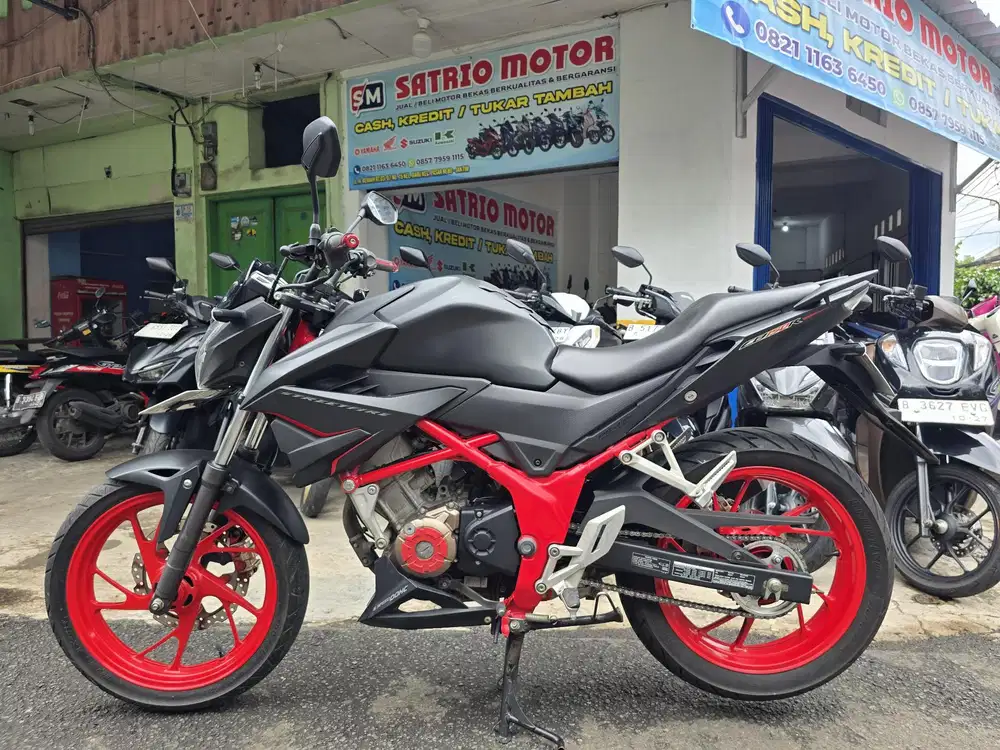 DIJUAL CASH HONDA CB 150R STREETFIRE THN 2018 PAJAK IDUP SIAP PAKAI