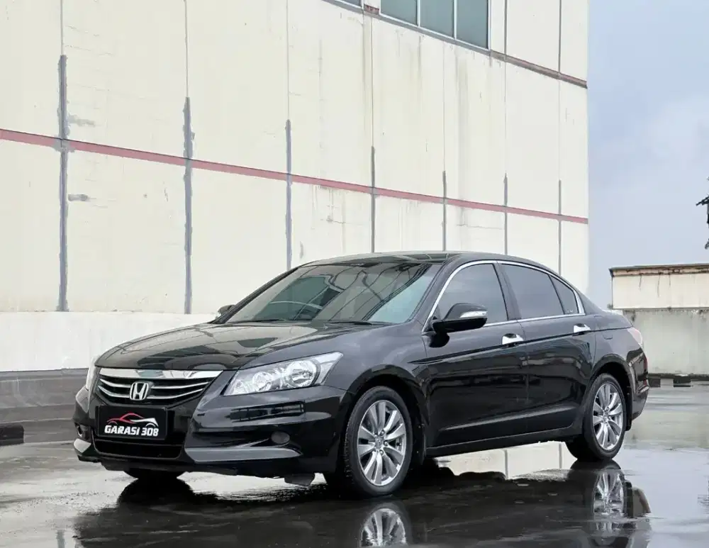 Honda Accord VTIL AT CP2 2012 Warna Hitam KM 104 rb