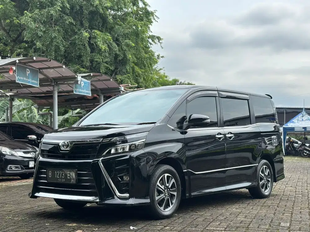 [ Termurah ] Toyota Voxy 2.0 AT 2018 Istimewa Warranty