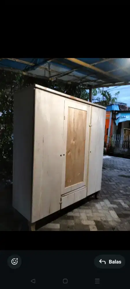 lemari pakaian 3 puntu, siap pakai diplitur lg