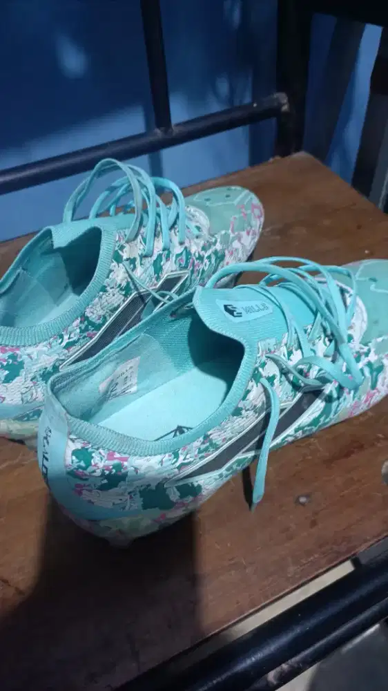 Sepatu Bola Mills Xyclops Size 42