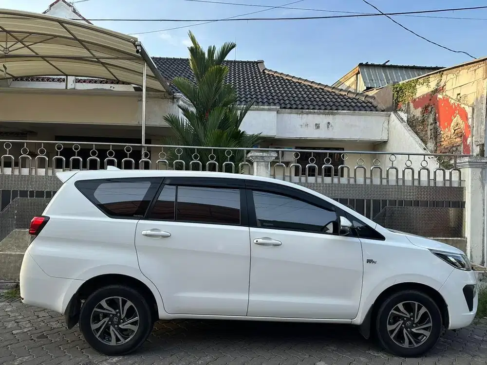 Innova V luxury AT Bensin