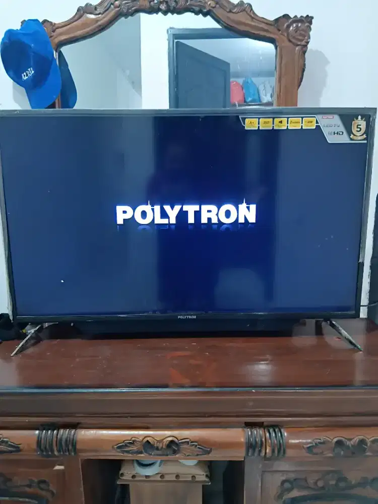 TV Polytron LED 43 inci