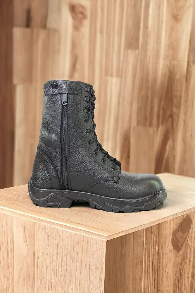 Best deal Sepatu safety pekerja outdoor Kaliwungu