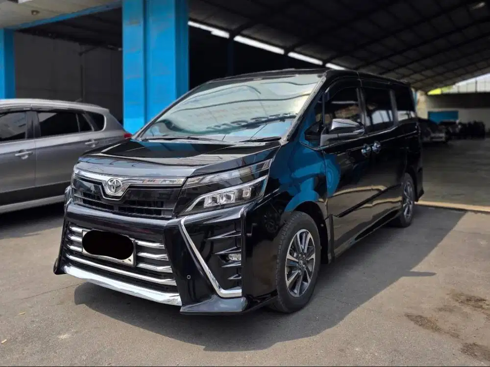 (TDP 31 JUTA) Toyota Voxy AT Matic 2018