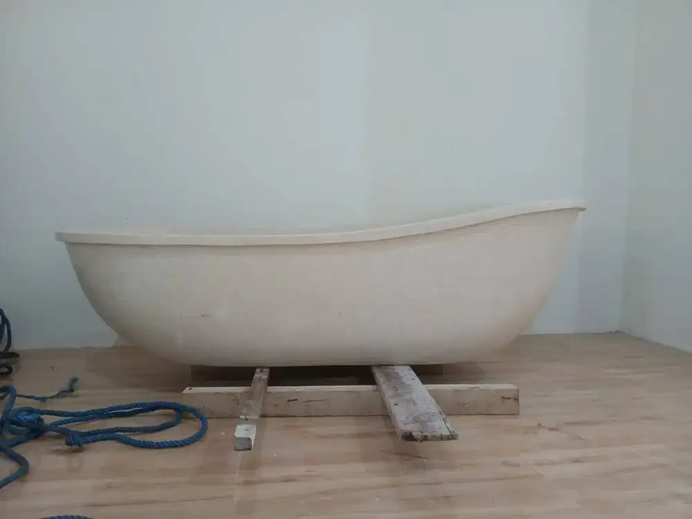 Bathtub terrazzo lengkung costume
