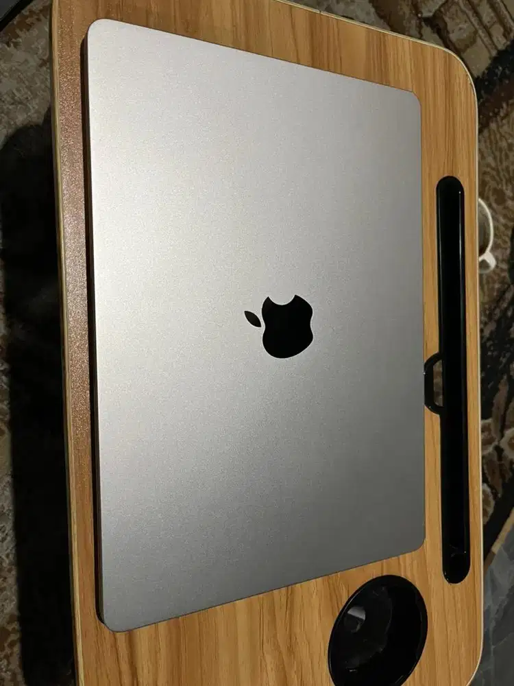 MacBook Air M3 RAM 16 / SSD 256