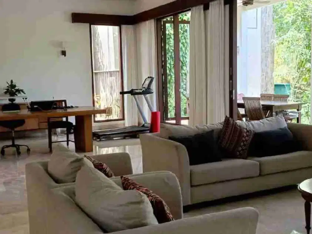 Rumah mewah 2 lantai + mezanin, lingkungan hijau di Cluster Elit BSD Tangerang Selatan