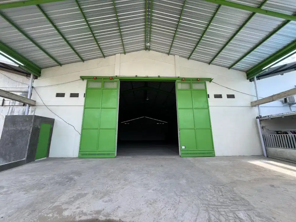 Dikontrakan / Sewa Gudang Usaha Luas