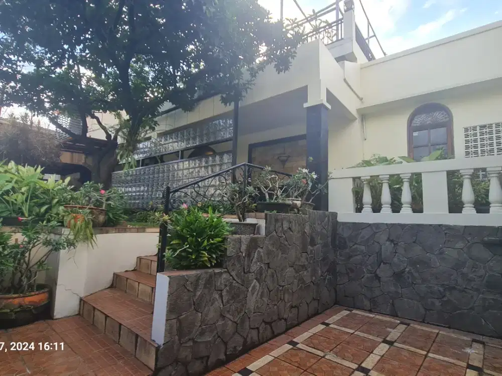 Rumah untuk tempat tinggal dan kantor  siap huni area Jatipadang Pasar Minggu.nggu Jakarta Selatan