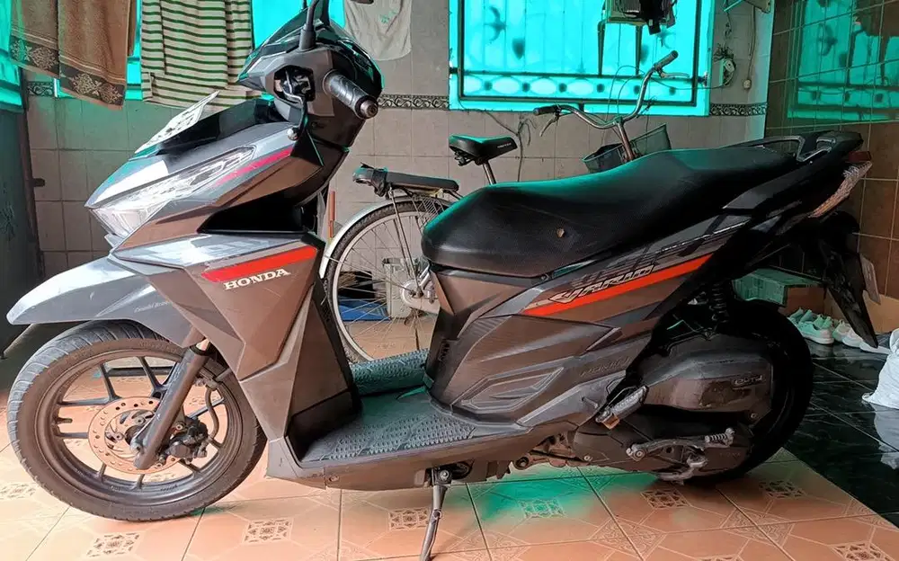 Dijual Vario 125 th 2018 lengkap