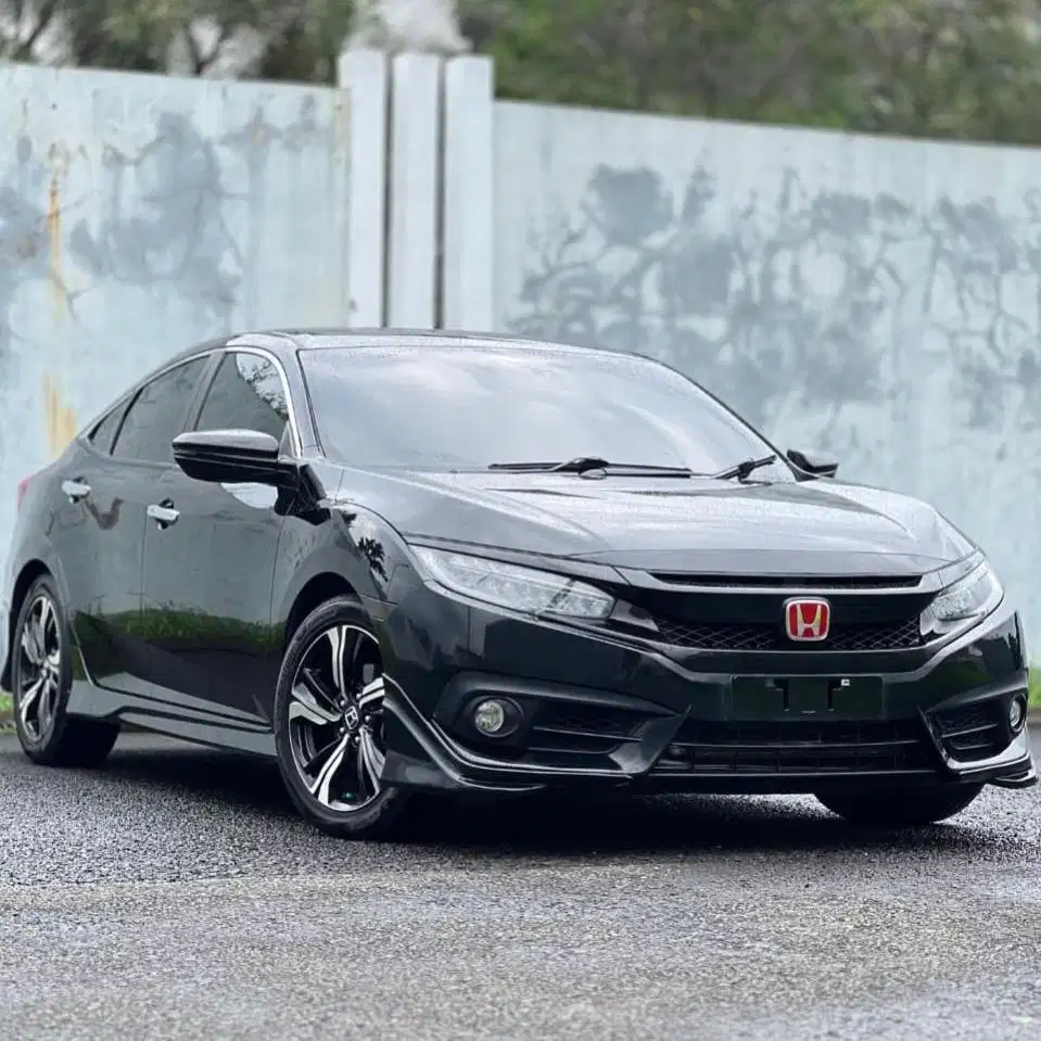 (CASH) Honda Civic Turbo Sedan ES 2017