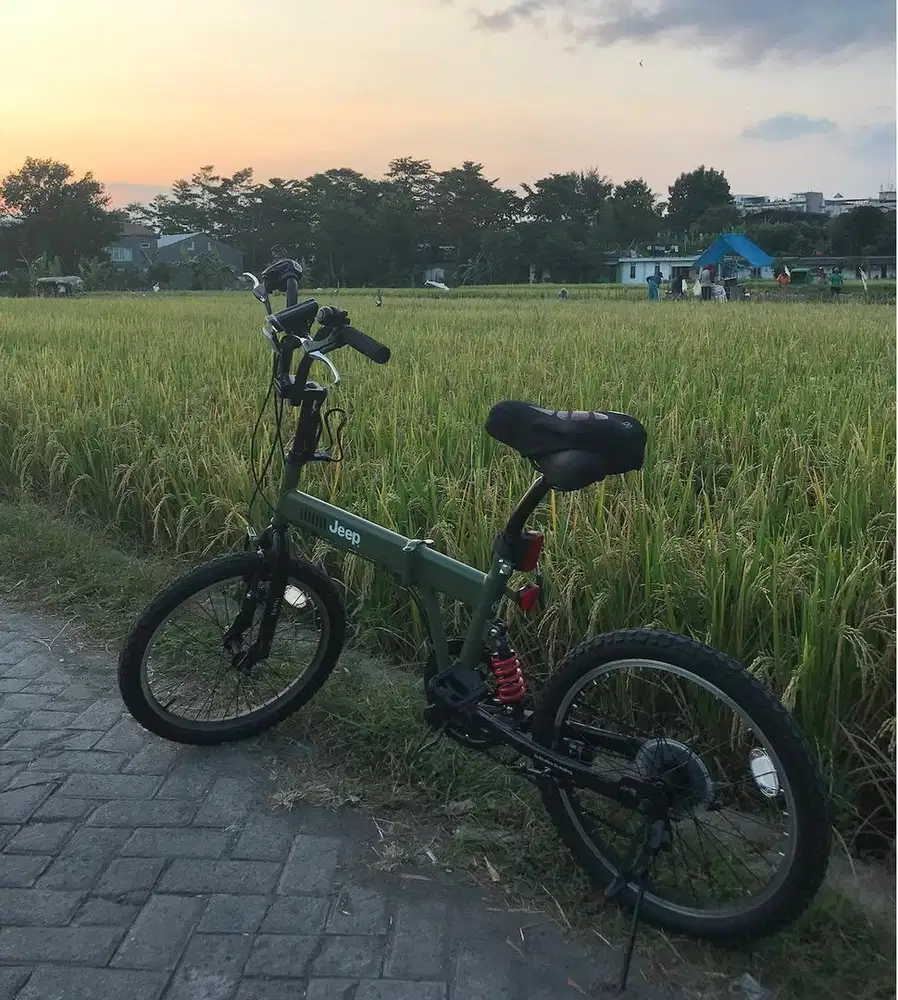 Sepeda lipat bmx style Merk Jeep