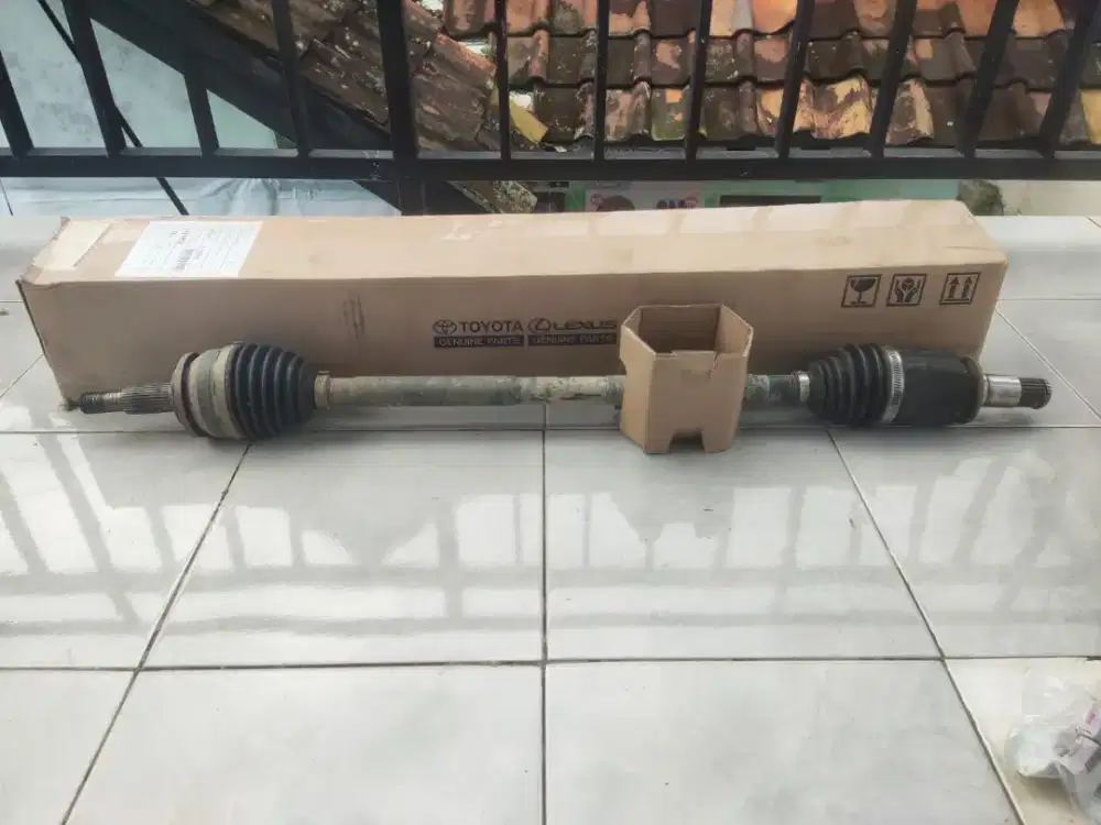 Cv joint Innova Zenix Q 1000% original bagian kanan full set