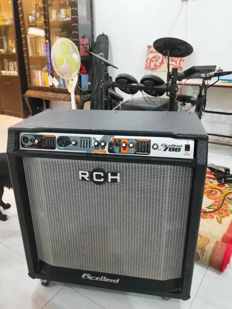 Jual Amplifier aktif RCH 700 excellent (combo) ,  Mulus Terawat,
