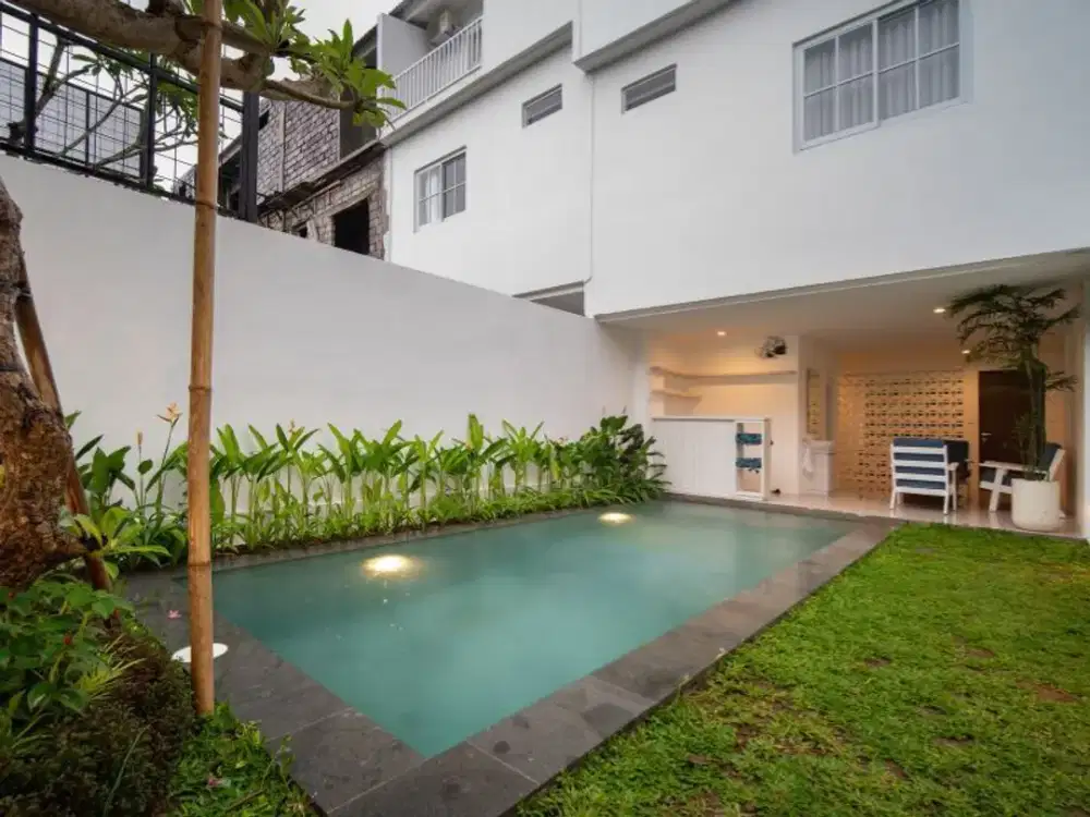 DISEWAKAN VILLA MODERN LUXURY PERERENAN CANGGU BADUNG, BALI