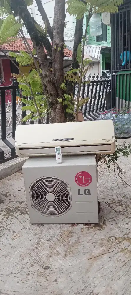 Ready stock AC LG 1/2 pk