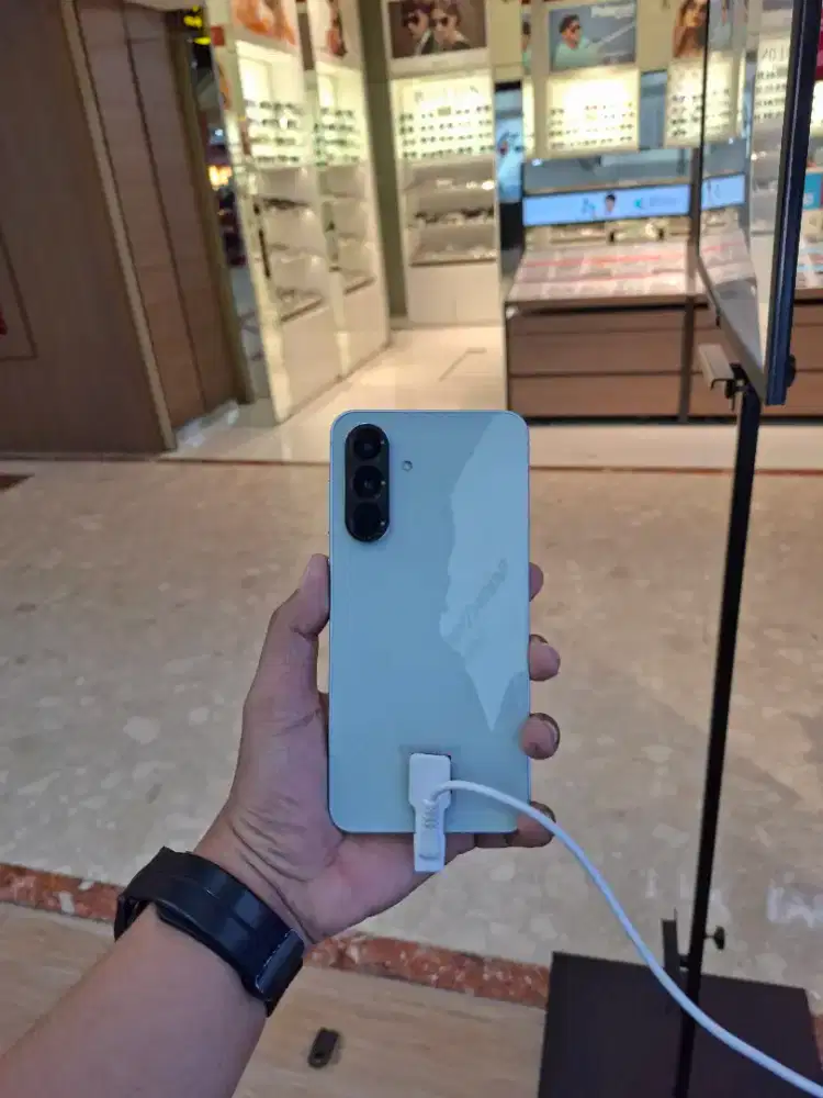 Samsung A56 8/25 12/256