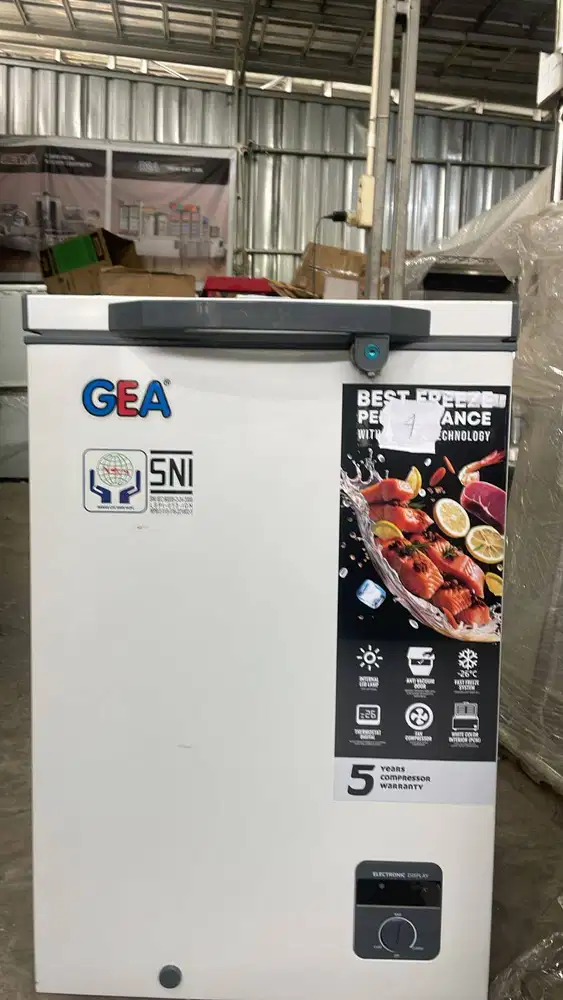 Gea AB-108-R Chest Freezer Box Pendingin Makanan Beku Frozen Food Ice