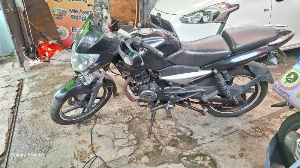 Motor Bajaj Pulsar 135