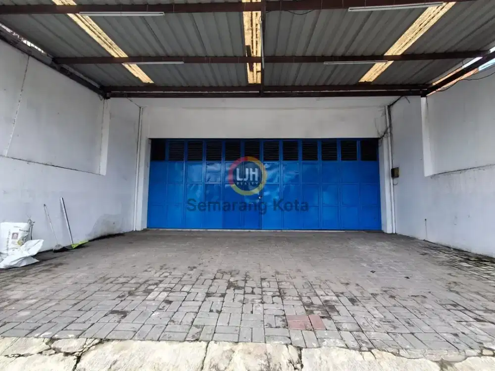 Ruko siap pakai di jalan Jenderal Sudirman